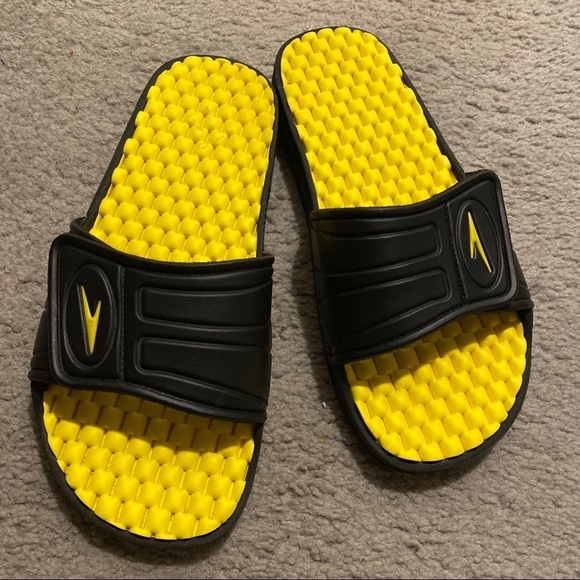 Speedo Men’s Slides Black Yellow Cushion Large 11-12 Adjustable Slip On - Picture 1 of 9